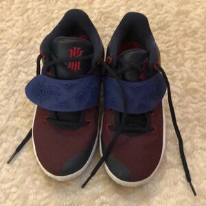 Kyrie Flytrap size 5